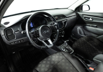 Подержанный автомобиль Kia Rio Hatchback 2018 года (11 фото)