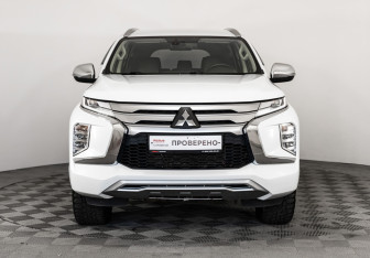 Подержанный автомобиль Mitsubishi Pajero Sport 2021 года (2 фото)