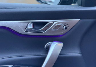 Подержанный автомобиль Changan CS95 2023 года (19 фото)