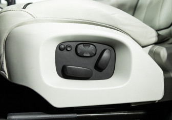 Подержанный автомобиль Land Rover Range Rover Sport 2013 года (15 фото)