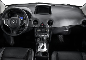 Подержанный автомобиль Renault Koleos 2013 года (14 фото)