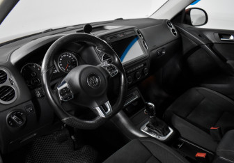 Подержанный автомобиль Volkswagen Tiguan 2016 года (9 фото)