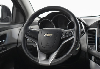 Подержанный автомобиль Chevrolet Cruze Hatchback 2012 года (14 фото)