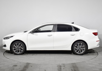 Подержанный автомобиль Kia K3 Sedan 2022 года (8 фото)