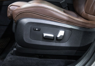 Подержанный автомобиль BMW X7 2020 года (23 фото)