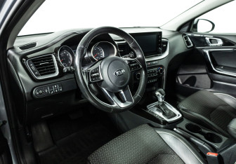 Подержанный автомобиль Kia Ceed Wagon 2020 года (11 фото)