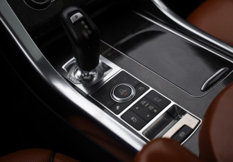 Подержанный автомобиль Land Rover Range Rover Sport 2013 года (22 фото)