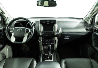 Подержанный автомобиль Toyota Land Cruiser Prado 2013 года (13 фото)