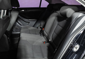 Подержанный автомобиль Volkswagen Jetta Sedan 2013 года (10 фото)