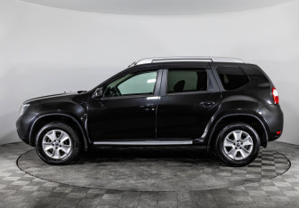 Подержанный автомобиль Nissan Terrano 2019 года (8 фото)