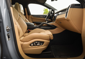 Подержанный автомобиль Porsche Cayenne 2021 года (30 фото)