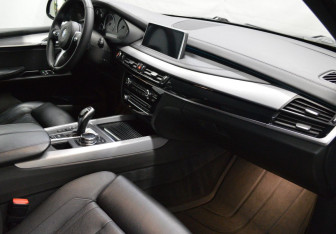 Подержанный автомобиль BMW X5 2015 года (12 фото)