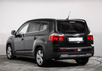Подержанный автомобиль Chevrolet Orlando 2013 года (7 фото)