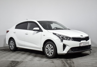 Подержанный автомобиль Kia Rio Sedan 2020 года (3 фото)