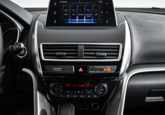 Подержанный автомобиль Mitsubishi Eclipse Cross 2019 года (16 фото)