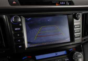 Подержанный автомобиль Toyota RAV4 2017 года (13 фото)