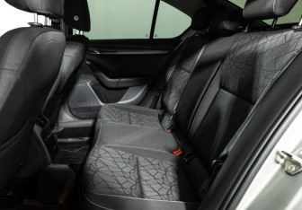 Подержанный автомобиль Skoda Octavia Liftback 2019 года (10 фото)