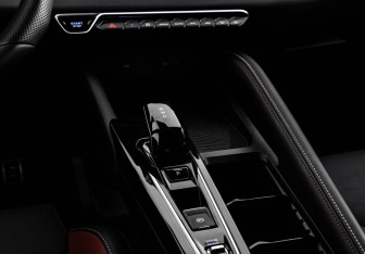 Подержанный автомобиль Geely Coolray 2024 года (18 фото)