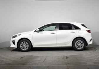 Подержанный автомобиль Kia Ceed Hatchback 2018 года (8 фото)