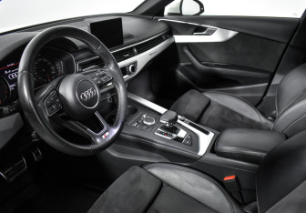 Подержанный автомобиль Audi A4 Sedan 2019 года (9 фото)