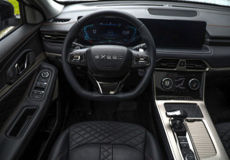 Подержанный автомобиль Exeed TXL 2023 года (12 фото)