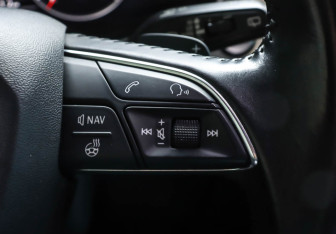 Подержанный автомобиль Audi Q7 2015 года (35 фото)