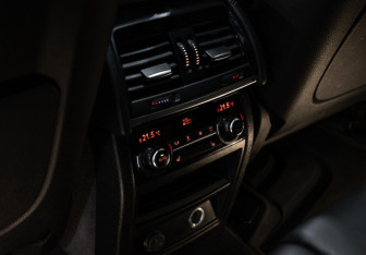 Подержанный автомобиль BMW X5 M 2016 года (26 фото)