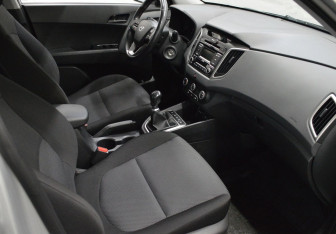 Подержанный автомобиль Hyundai Creta 2017 года (11 фото)