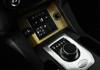 Подержанный автомобиль Land Rover Discovery 2014 года (17 фото)