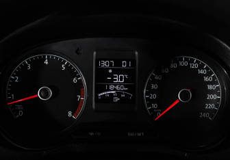 Подержанный автомобиль Volkswagen Polo Sedan 2017 года (17 фото)