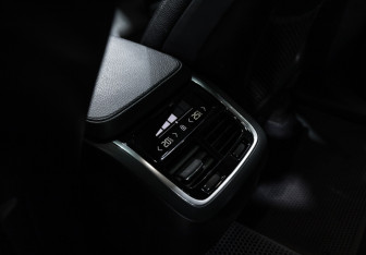 Подержанный автомобиль Volvo XC90 2021 года (29 фото)