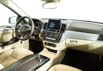 Подержанный автомобиль Mercedes-Benz GLE 2016 года (9 фото)