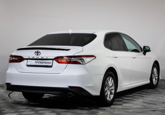 Подержанный автомобиль Toyota Camry Sedan 2018 года (5 фото)