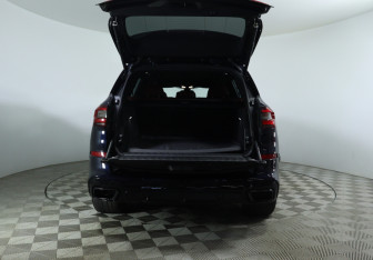 Подержанный автомобиль BMW X5 2022 года (7 фото)