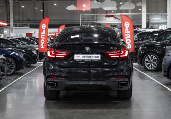 Подержанный автомобиль BMW X6 2018 года (9 фото)