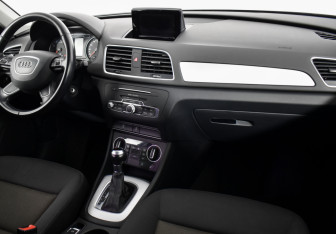 Подержанный автомобиль Audi Q3 2015 года (11 фото)