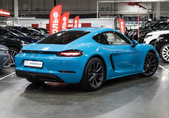 Подержанный автомобиль Porsche Cayman 2018 года (6 фото)