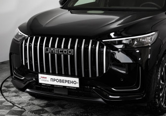 Подержанный автомобиль Jaecoo J8 2024 года (10 фото)