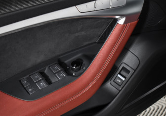 Подержанный автомобиль Audi A7 2024 года (19 фото)