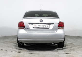 Подержанный автомобиль Volkswagen Polo Sedan 2013 года (6 фото)