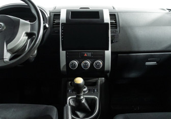 Подержанный автомобиль Nissan X-Trail 2013 года (14 фото)