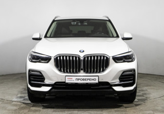 Подержанный автомобиль BMW X5 2019 года (2 фото)
