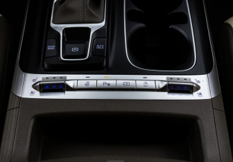 Подержанный автомобиль Kia Carnival 2020 года (23 фото)