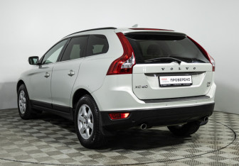 Подержанный автомобиль Volvo XC60 2012 года (7 фото)