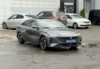 Подержанный автомобиль Changan Lamore 2023 года (3 фото)