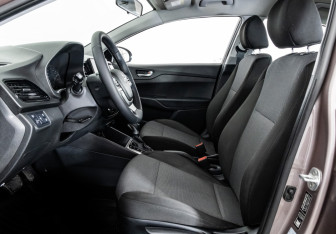 Подержанный автомобиль Hyundai Solaris Sedan 2021 года (17 фото)