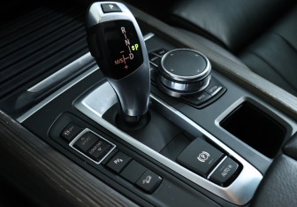 Подержанный автомобиль BMW X5 2016 года (15 фото)