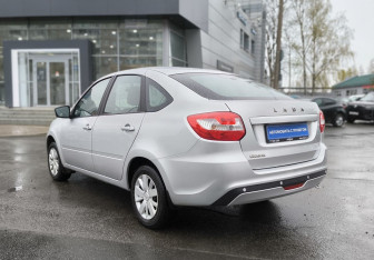 Подержанный автомобиль LADA (ВАЗ) Granta Liftback 2023 года (6 фото)