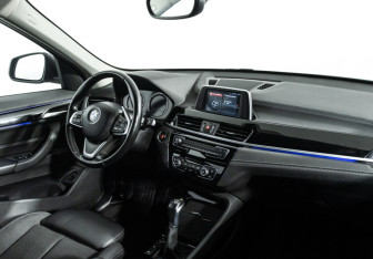 Подержанный автомобиль BMW X1 2019 года (9 фото)