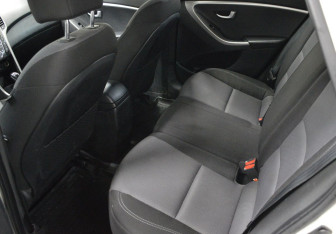 Подержанный автомобиль Hyundai i30 Wagon 2012 года (11 фото)